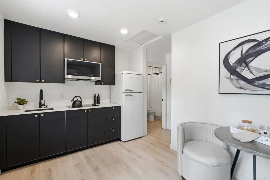 https://cdn.realtyfeed.com/cdn/127/306731016/bb096d9af8262427f178cd7697763033.webp
