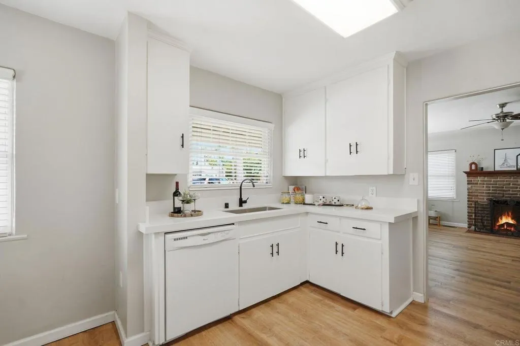 https://cdn.realtyfeed.com/cdn/127/306731016/c0fbb74631eccd9f3847c65f43e1bd4a.webp