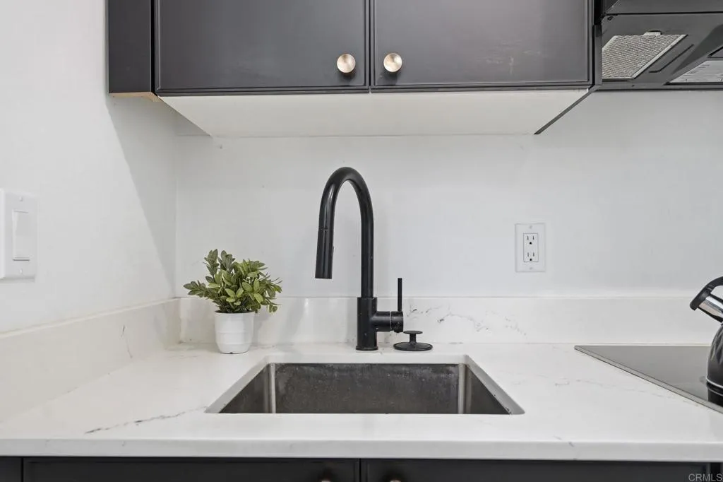 https://cdn.realtyfeed.com/cdn/127/306731016/ed946cbaed286d4f14a7e16c994c4953.webp