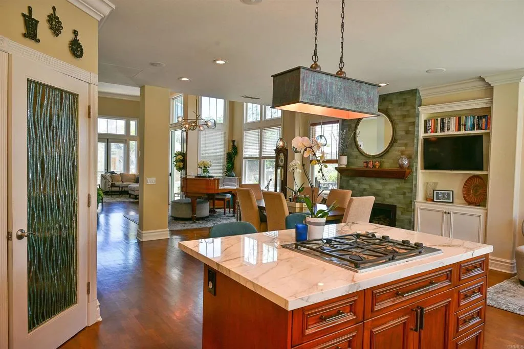 https://cdn.realtyfeed.com/cdn/127/306731044/245153502a3bf138487ef139509bd06a.webp