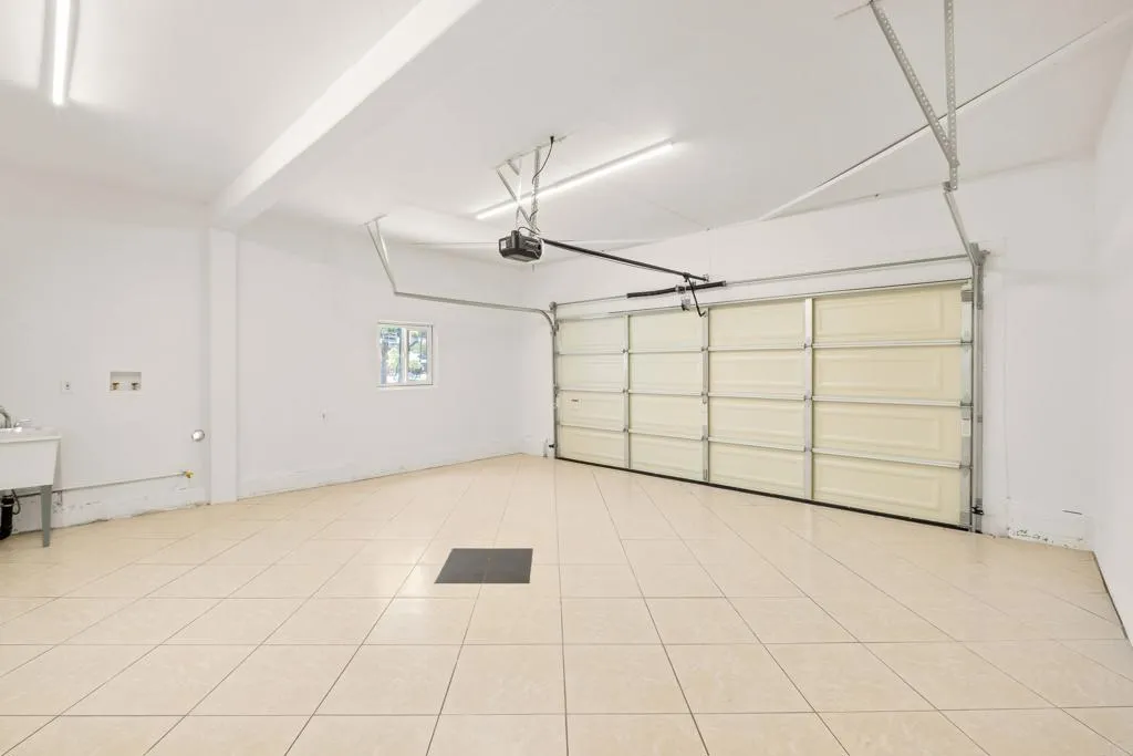 https://cdn.realtyfeed.com/cdn/127/306731088/156568bf058ac5982e70b7c70b03c9e1.webp