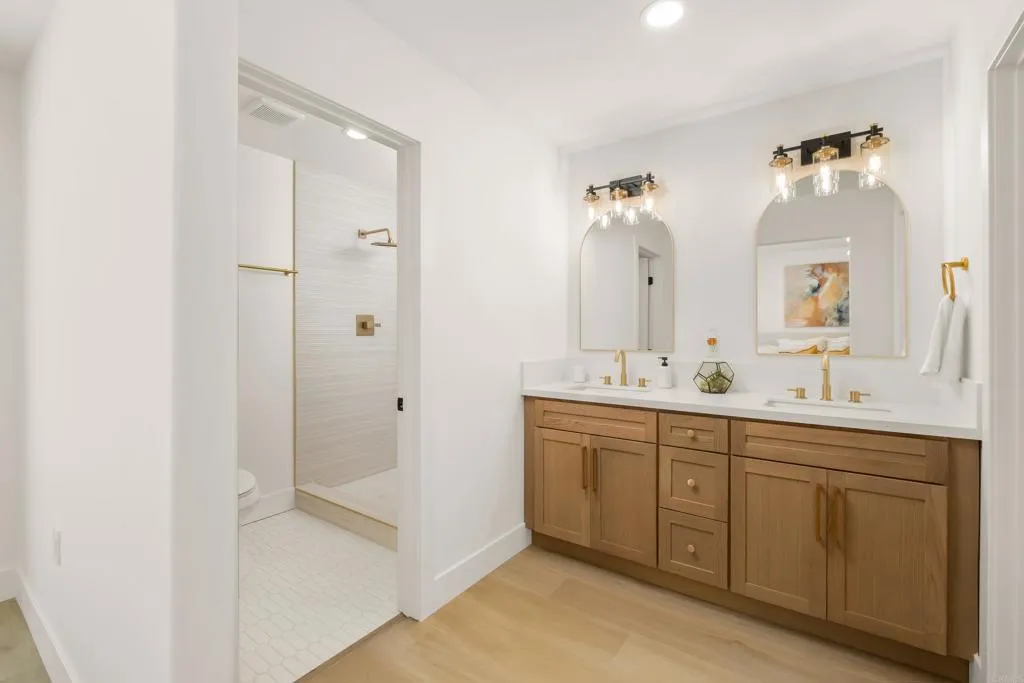 https://cdn.realtyfeed.com/cdn/127/306731088/daeddbbe165236c2e431296e186f330c.webp