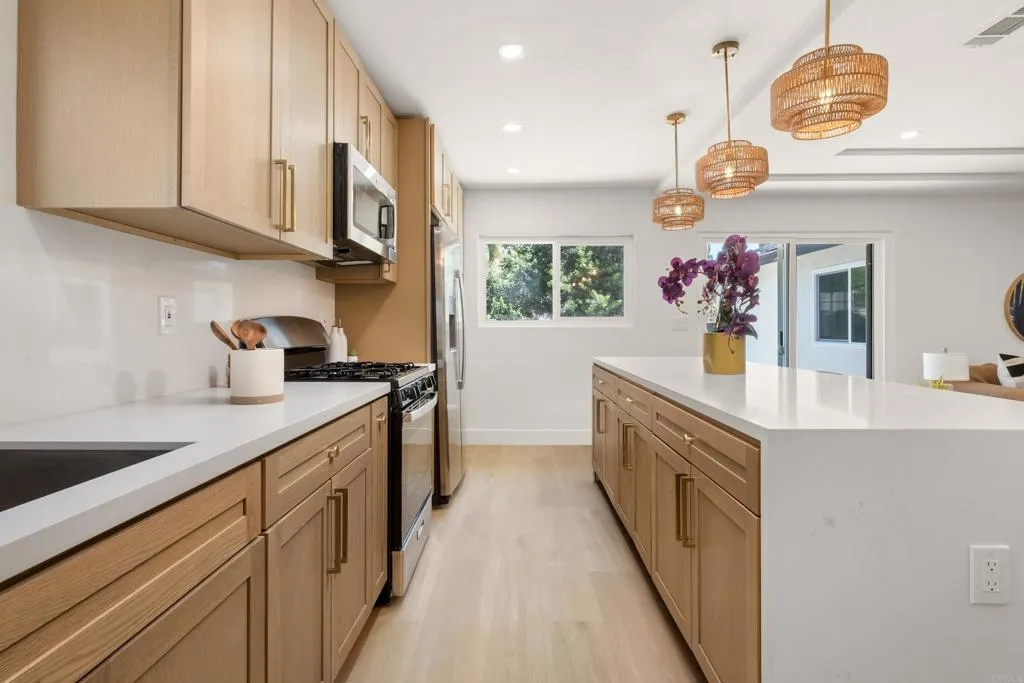 https://cdn.realtyfeed.com/cdn/127/306731088/f57ce034b840cacba320cc2e405f3b52.webp