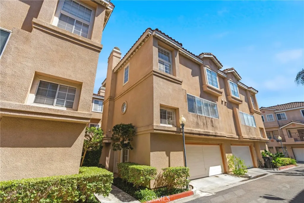 Hawthorne, CA 90250
