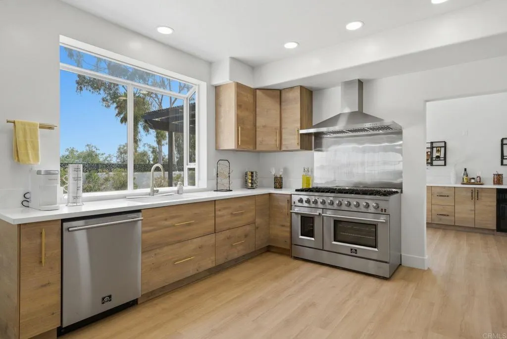 https://cdn.realtyfeed.com/cdn/127/306731119/181c606280b5191d6807f2269898b5c0.webp