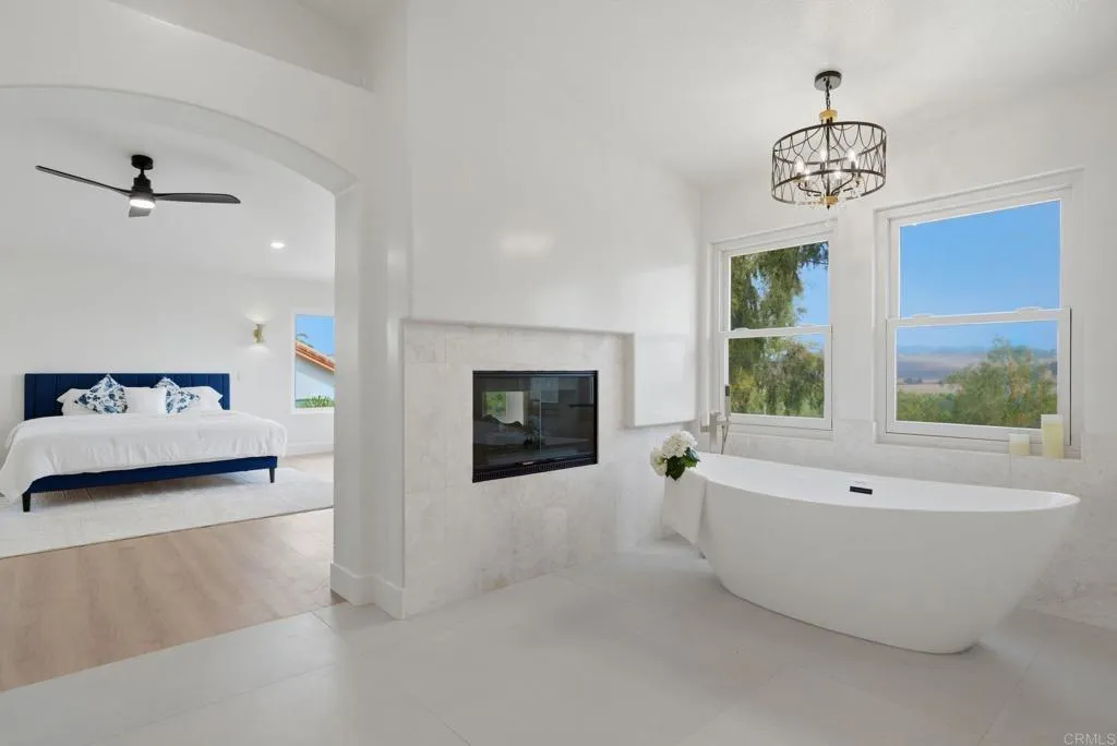 https://cdn.realtyfeed.com/cdn/127/306731119/48c82997f54ca1efa0756595b6f78508.webp