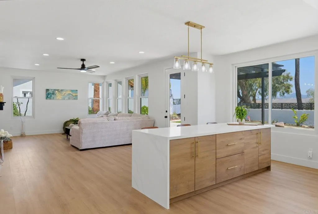 https://cdn.realtyfeed.com/cdn/127/306731119/79a36e9866055706fc97df39f067e679.webp