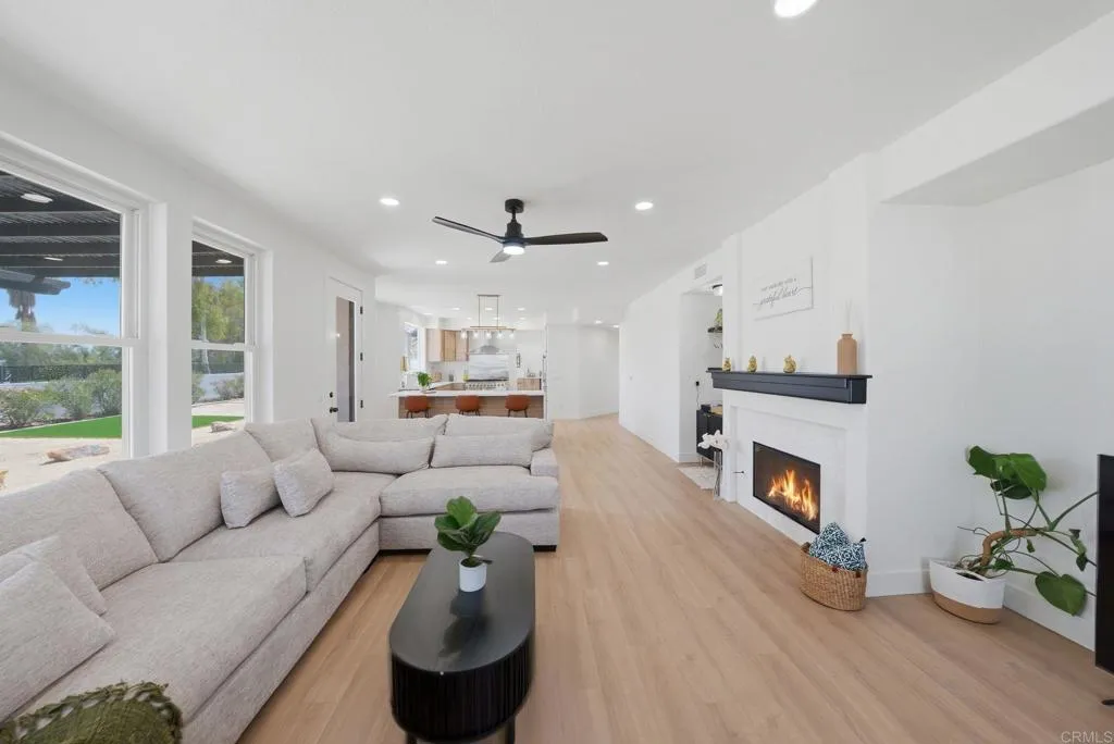 https://cdn.realtyfeed.com/cdn/127/306731119/8868e3dc99344576b9ed8245c6f15903.webp