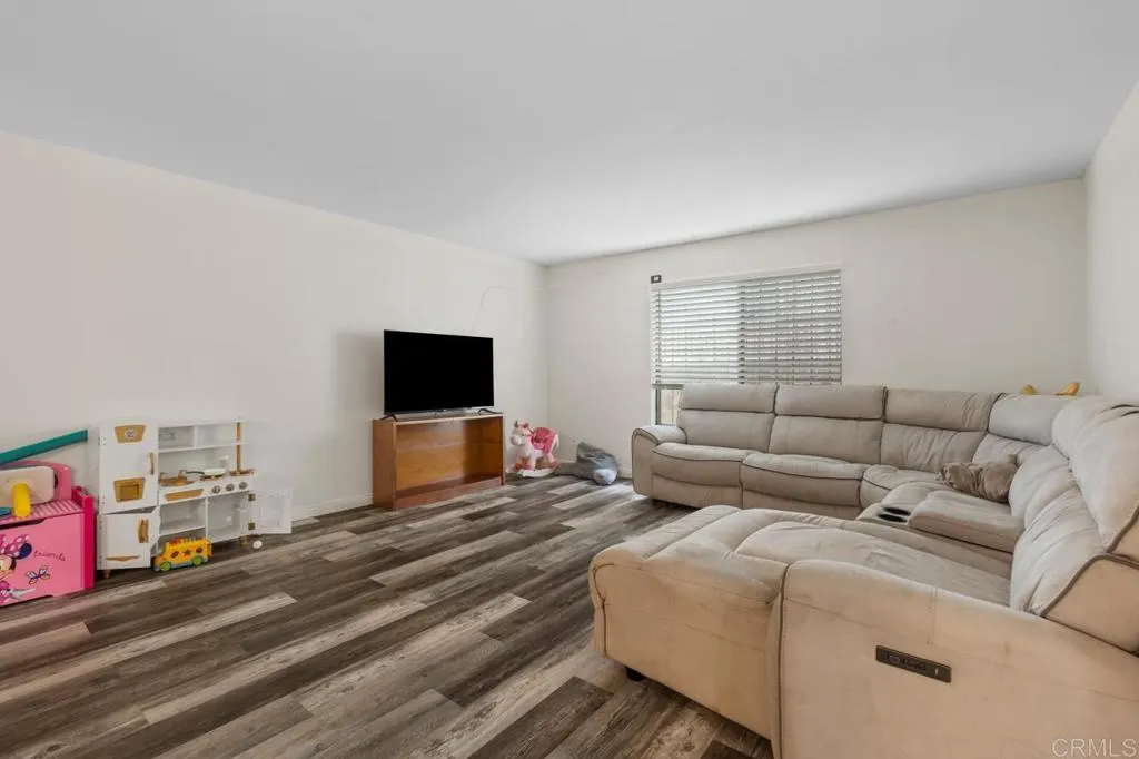 https://cdn.realtyfeed.com/cdn/127/306731122/1ece6ac7c3353cf8a5d4010ac574e1ef.webp
