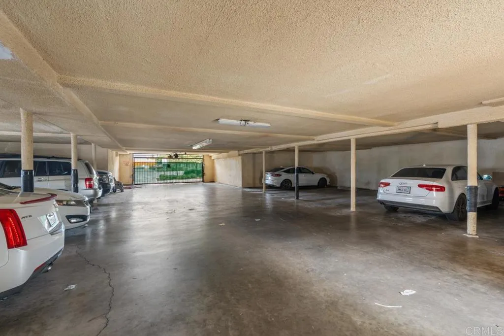 https://cdn.realtyfeed.com/cdn/127/306731122/bc295dfa649be51f7df3ee343197aff7.webp