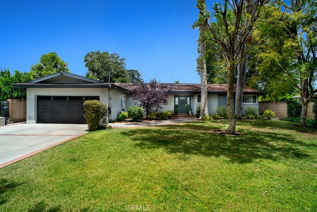 Sherwood Forest, CA 91325