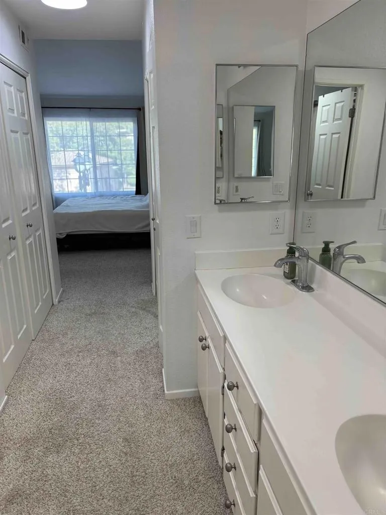 https://cdn.realtyfeed.com/cdn/127/306731155/1bf6df5a3bdb56f05e7b11b75dea2fbb.webp