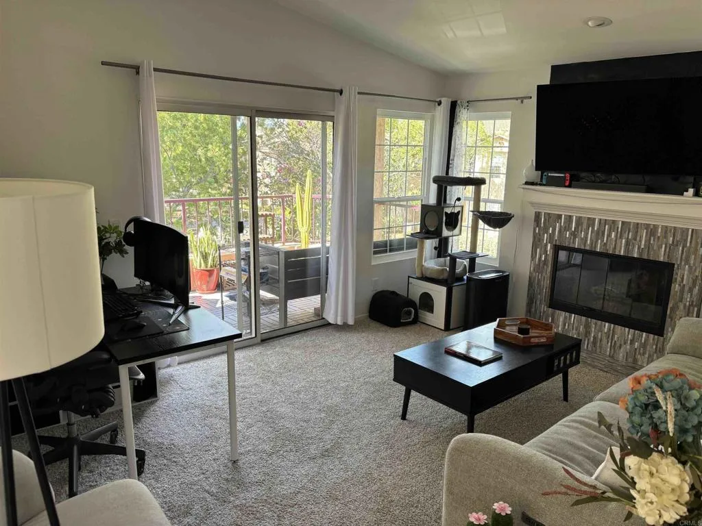 https://cdn.realtyfeed.com/cdn/127/306731155/2887e484adc31d49c783d841aa2dc382.webp