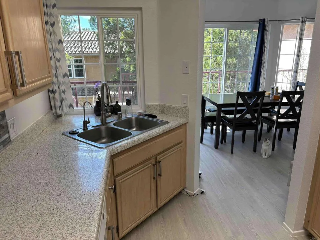 https://cdn.realtyfeed.com/cdn/127/306731155/a9385408453816e72d1af1109b910484.webp