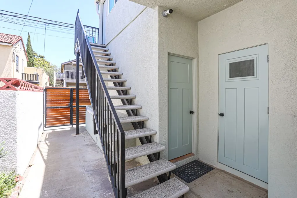 70 Roycroft Ave, Long Beach, CA 90803 - Photo 5 of 31, Long Beach, CA