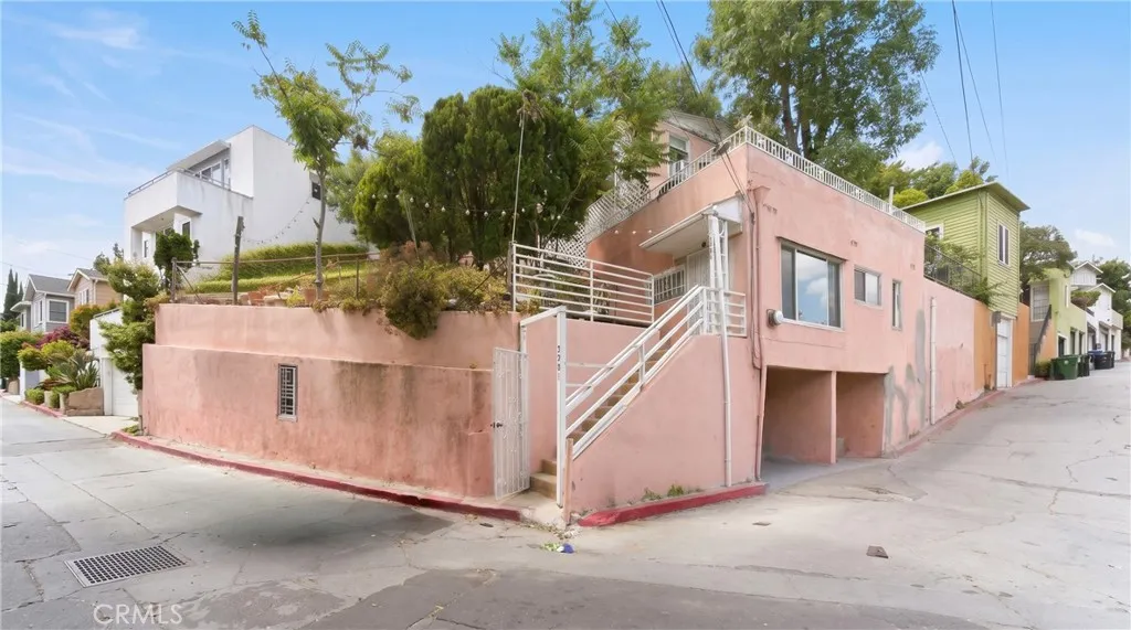 3901 De Longpre Avenue, Los Angeles, CA 90027 - Main photo, Los Angeles, CA