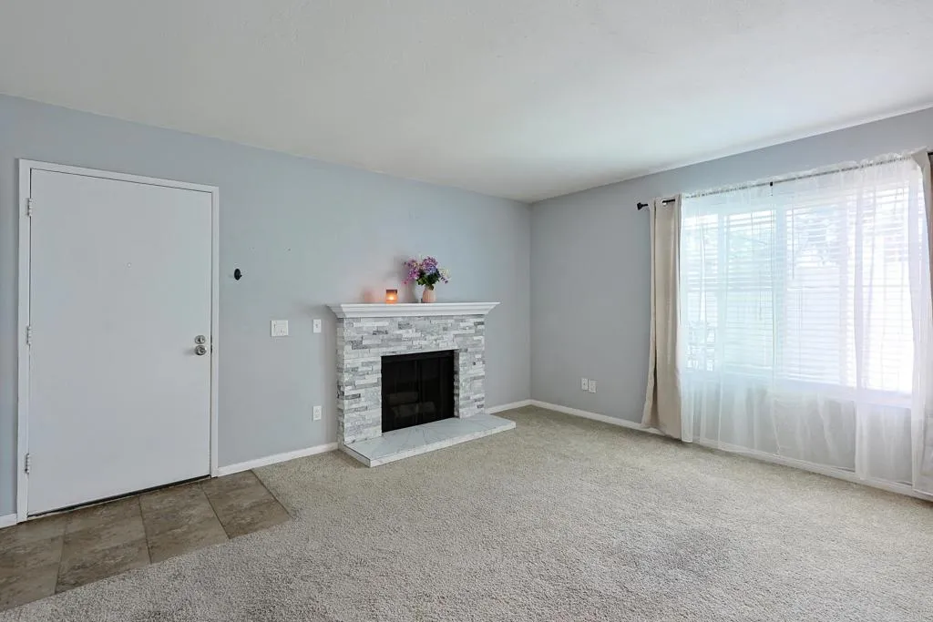 https://cdn.realtyfeed.com/cdn/127/306731247/1261d2e4e4d794886f00275c45ef0e35.webp