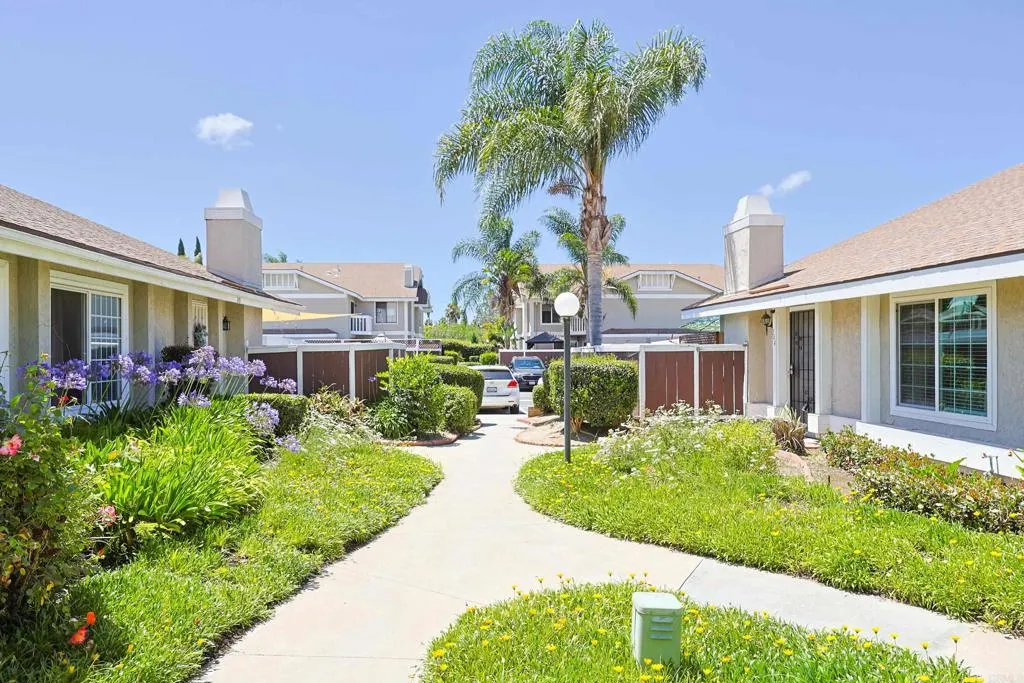 https://cdn.realtyfeed.com/cdn/127/306731247/329719ac56d3c6b10bb7cba47472636d.webp