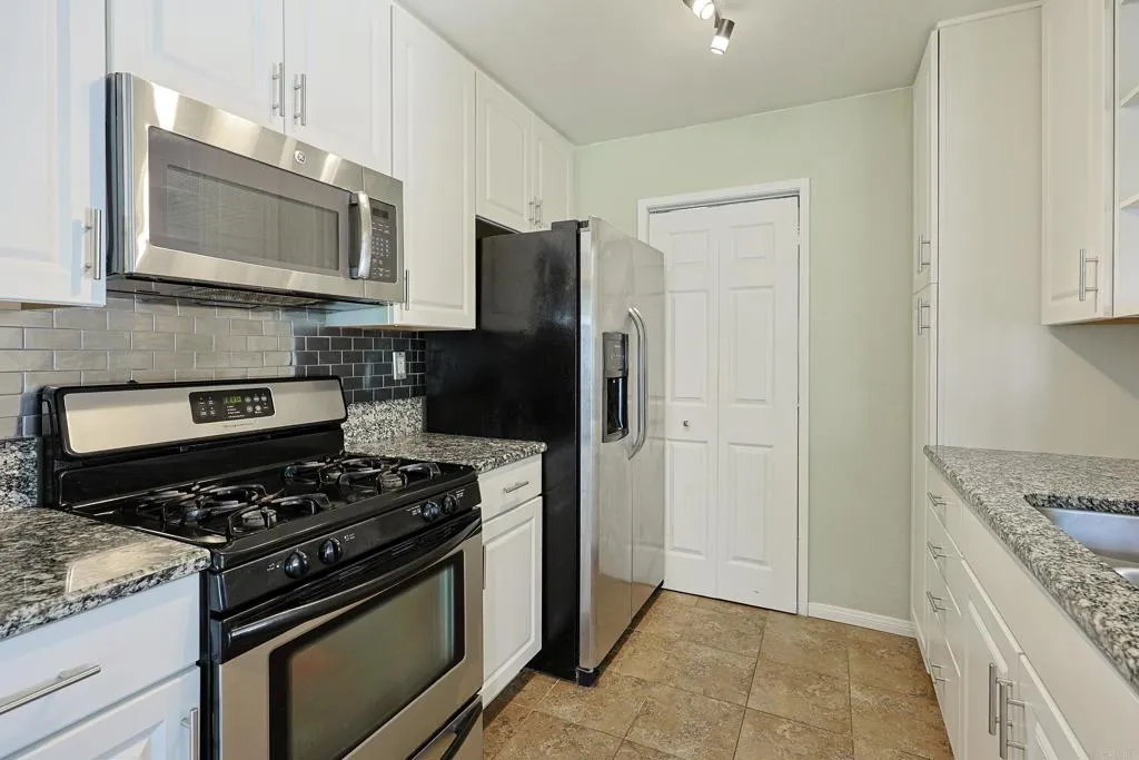 https://cdn.realtyfeed.com/cdn/127/306731247/7f4a072a3aff35af35b78277185b4161.webp