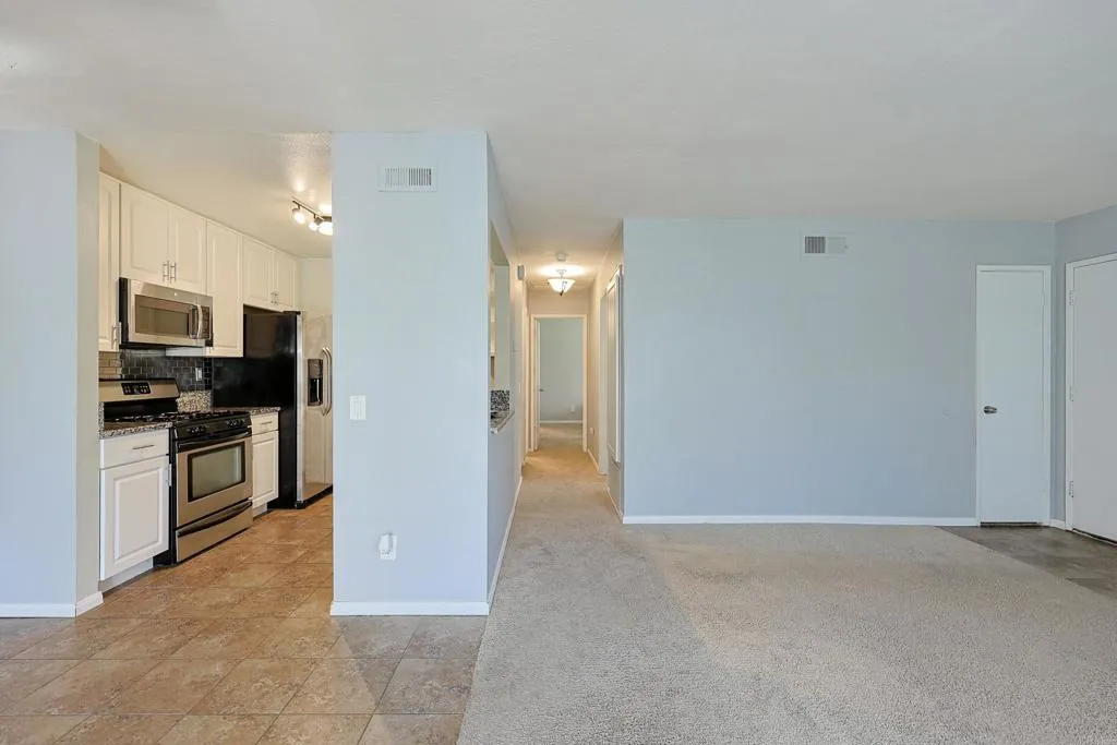 https://cdn.realtyfeed.com/cdn/127/306731247/ab6bc508b46851475f4fdb4a3e12ca19.webp