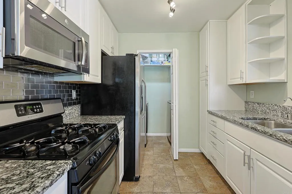https://cdn.realtyfeed.com/cdn/127/306731247/c844e2029d7948c3fcdca3da424363c6.webp