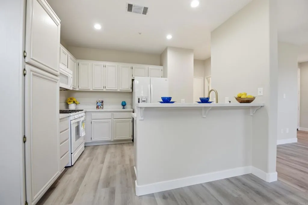 https://cdn.realtyfeed.com/cdn/127/306731248/c0c59a6e550f17a651d49c5cfd0d2e1f.webp