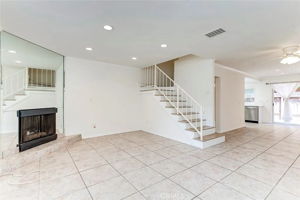 Fullerton, CA 92835