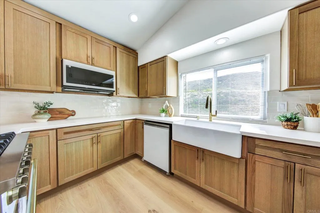 https://cdn.realtyfeed.com/cdn/127/306731408/135cc6b6c99d29ff4a6e753f18aba98e.webp