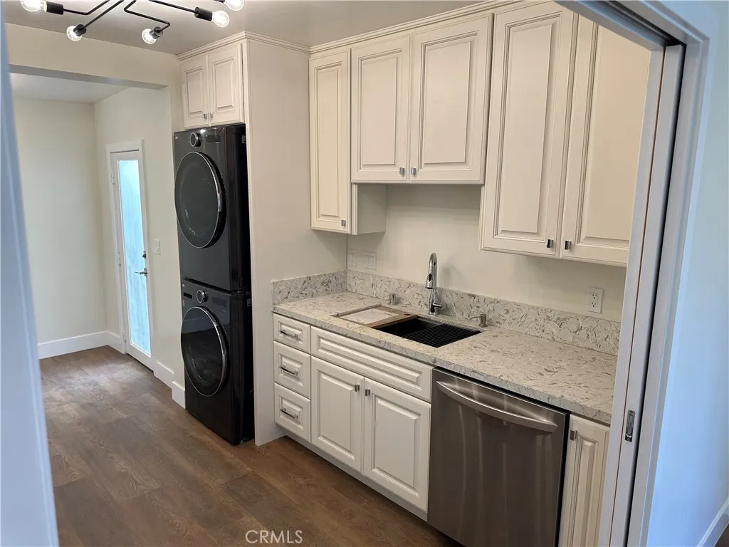 Costa Mesa, CA 92627