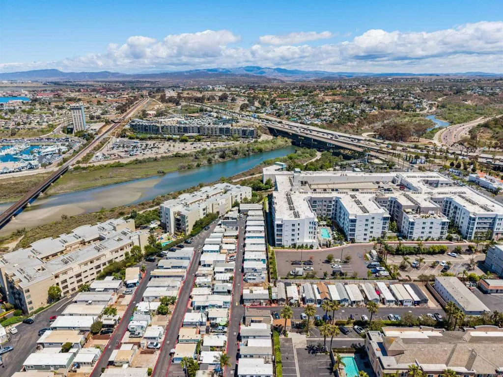 https://cdn.realtyfeed.com/cdn/127/306731469/13f54a836e8127f80672e237cb36f2e6.webp