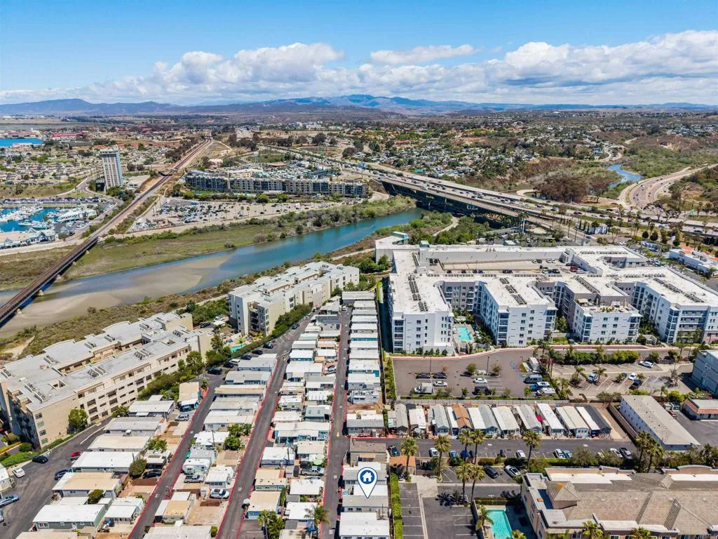 https://cdn.realtyfeed.com/cdn/127/306731469/42fa642f2d5978b53ebd0ac46aab7601.webp