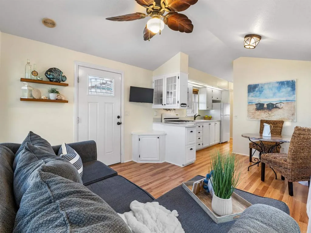 https://cdn.realtyfeed.com/cdn/127/306731469/971902265abd4e460341150c48071232.webp