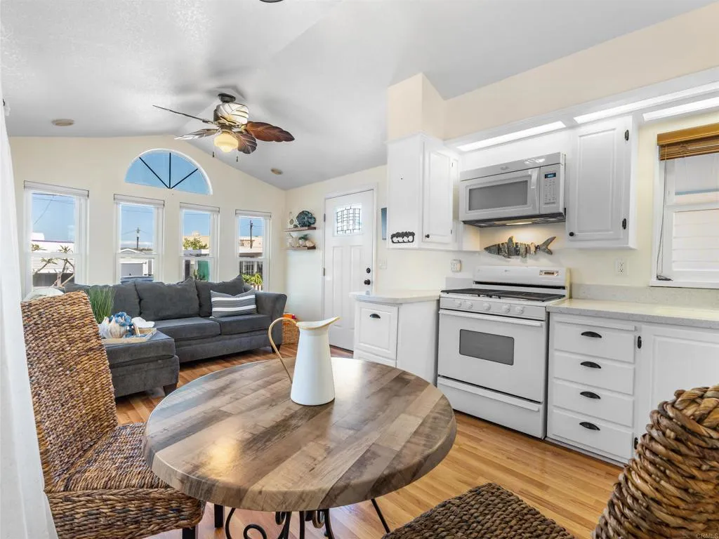 https://cdn.realtyfeed.com/cdn/127/306731469/f5680c8a9e08a78d41c9c2caee604363.webp