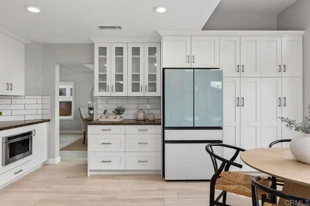 https://cdn.realtyfeed.com/cdn/127/306731473/0b3edb7e42fc05f0b5ef0c18acd4f54f.webp