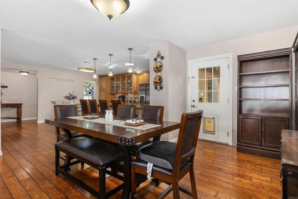 https://cdn.realtyfeed.com/cdn/127/306731501/eec4a61c74fdd90c435a31cfd45a5e5c.webp