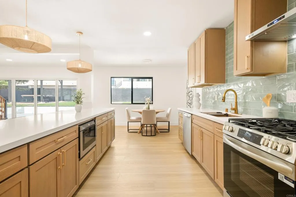 https://cdn.realtyfeed.com/cdn/127/306731515/c7756069fd7fa94419689bfaef94cb62.webp