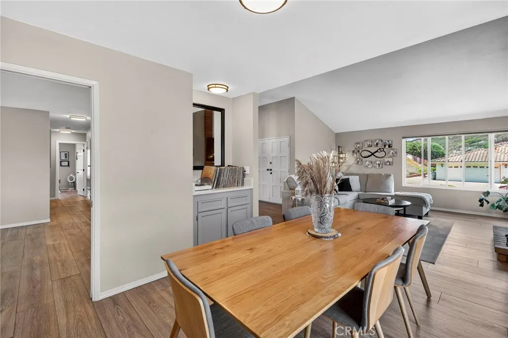 https://cdn.realtyfeed.com/cdn/127/306731539/2c68bbe0e835f518e76421bc47b2e2b5.webp
