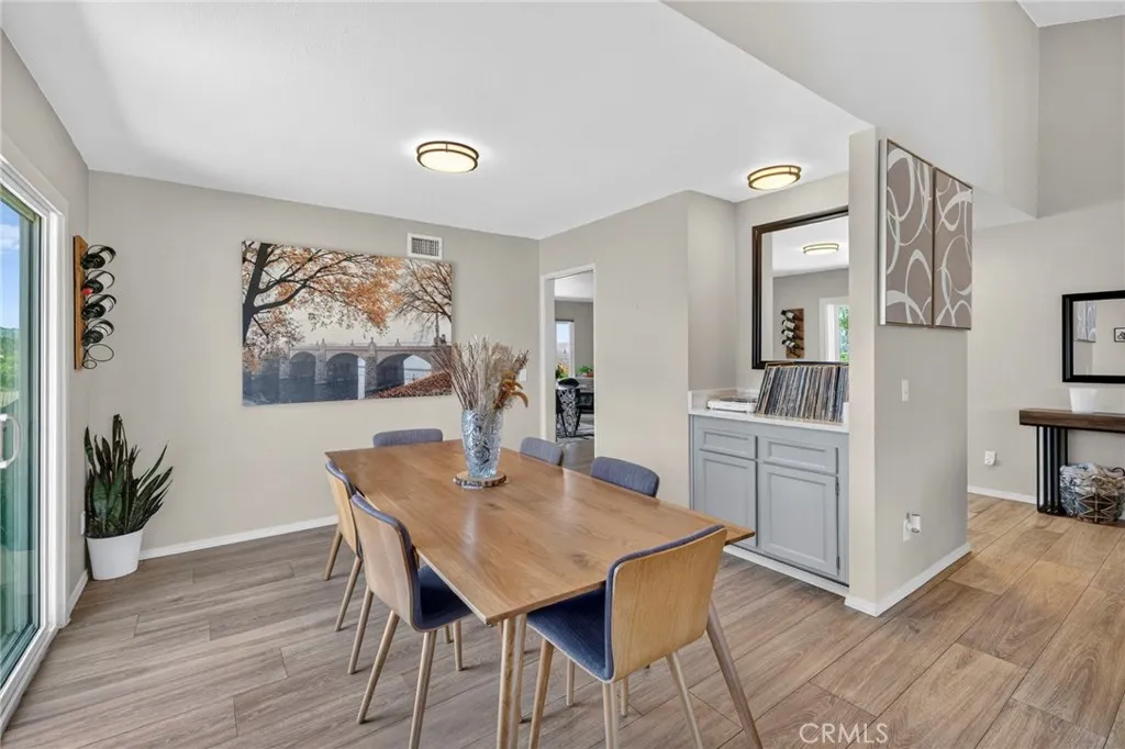 https://cdn.realtyfeed.com/cdn/127/306731539/2ea67ef6dd70399943b9d5e949993a92.webp