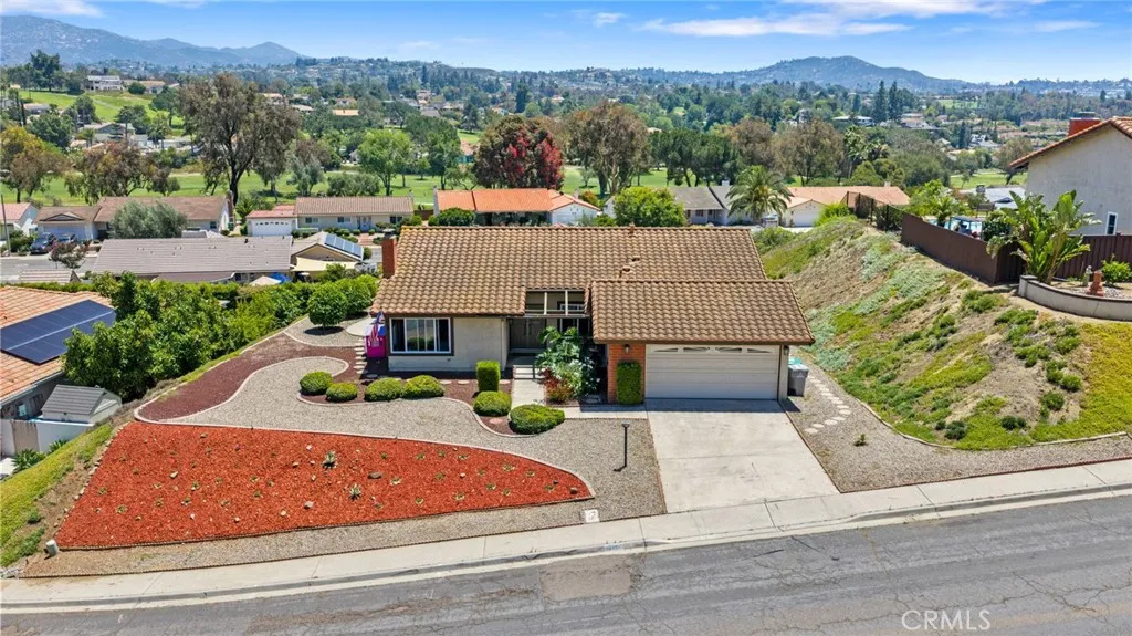 https://cdn.realtyfeed.com/cdn/127/306731539/91b13762608c9fd682a6681263d75bd6.webp