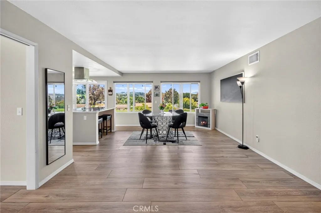 https://cdn.realtyfeed.com/cdn/127/306731539/e59f6c07f891ae21d873b8c3ebd205c0.webp
