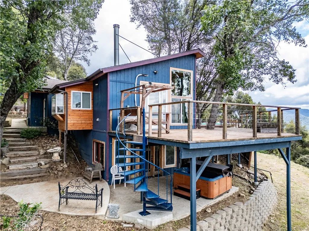 Oakhurst, CA 93644