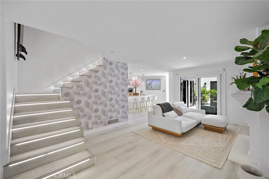 234 Via Graziana Southwest, Newport Beach, CA 92663 - Photo 4 of 43, Newport Beach, CA