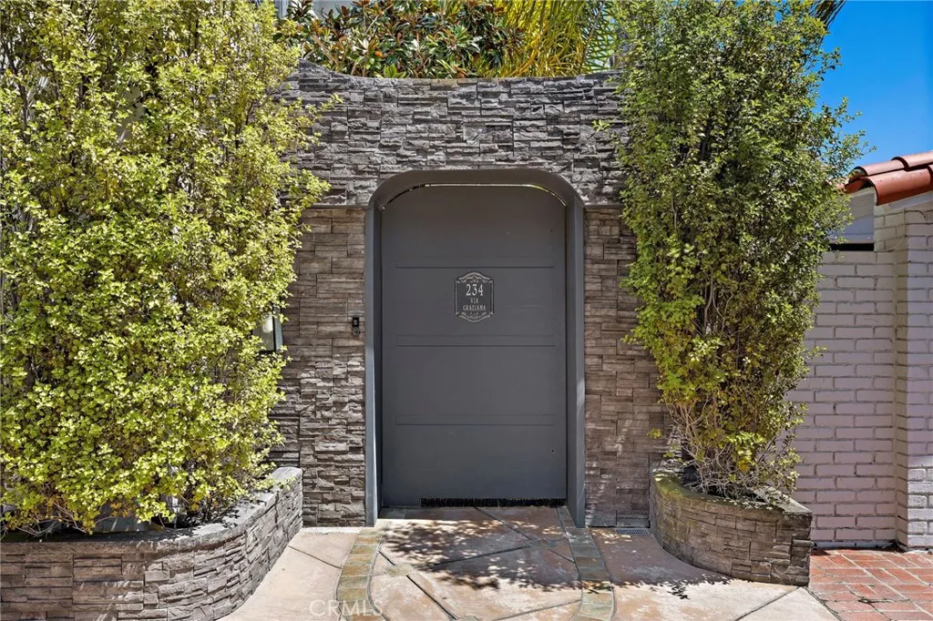 234 Via Graziana Southwest, Newport Beach, CA 92663 - Photo 2 of 43, Newport Beach, CA