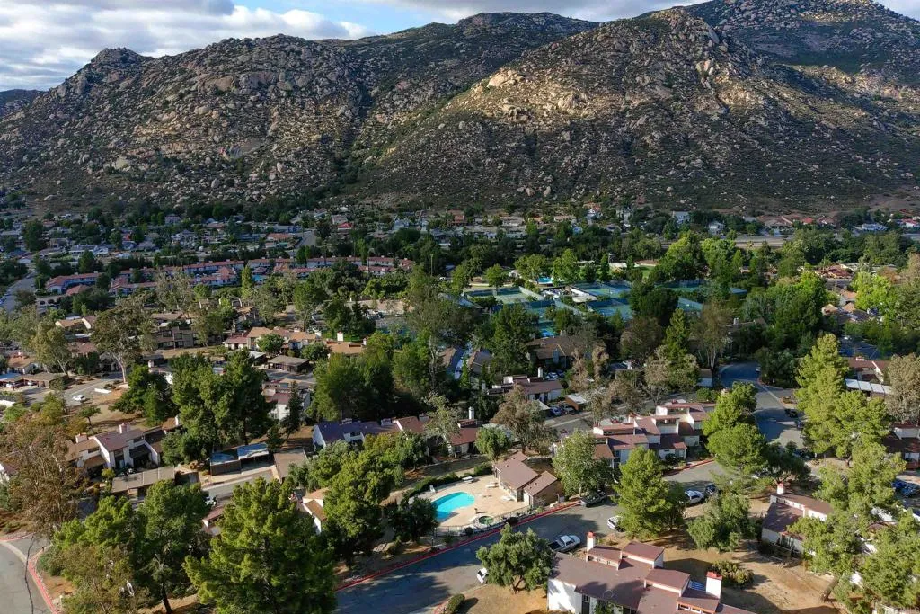 https://cdn.realtyfeed.com/cdn/127/306731685/78f634a23828a56d5fc9dda7784e5840.webp