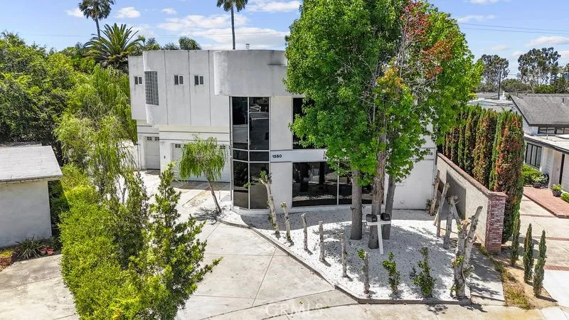 Costa Mesa, CA 92627