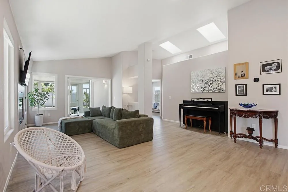 https://cdn.realtyfeed.com/cdn/127/306731715/0d51bdb025975aee89419efda7c02d26.webp