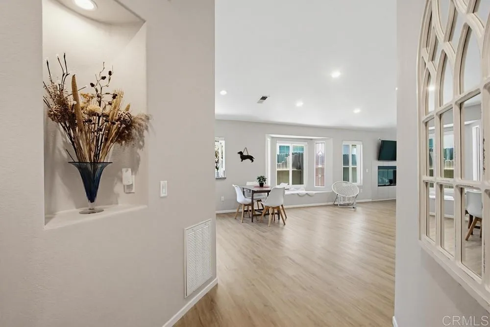 https://cdn.realtyfeed.com/cdn/127/306731715/402948fce7cbb194ae6c283bff8505bb.webp