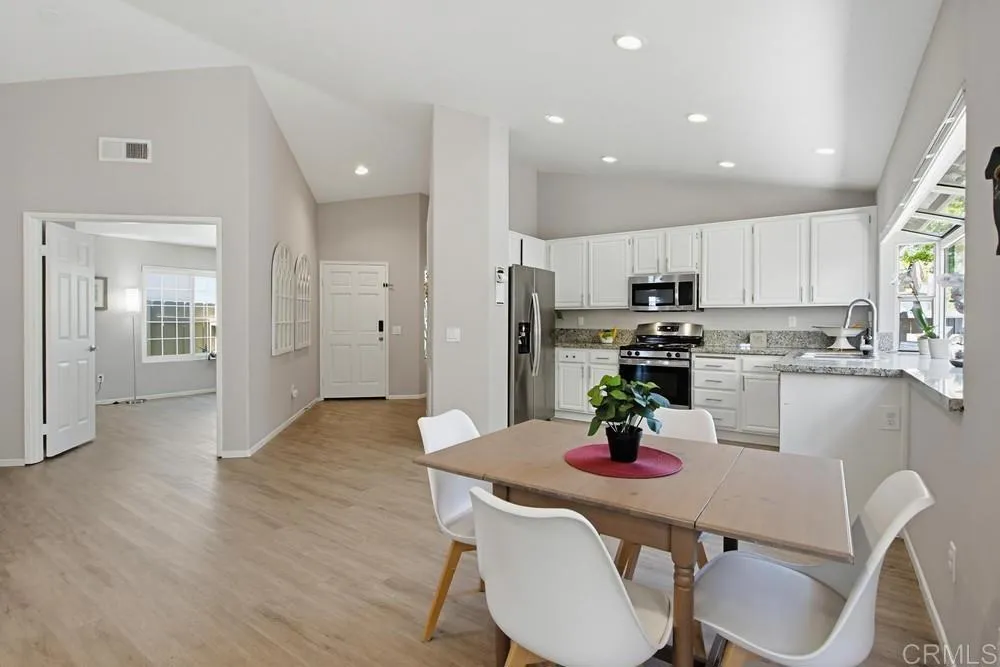 https://cdn.realtyfeed.com/cdn/127/306731715/716c0a5f12ce4011a531cfb41c46a8ce.webp