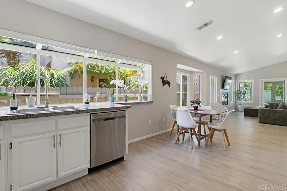 https://cdn.realtyfeed.com/cdn/127/306731715/71bffbe9a56e183f8f1da1e8ab0cd8fc.webp