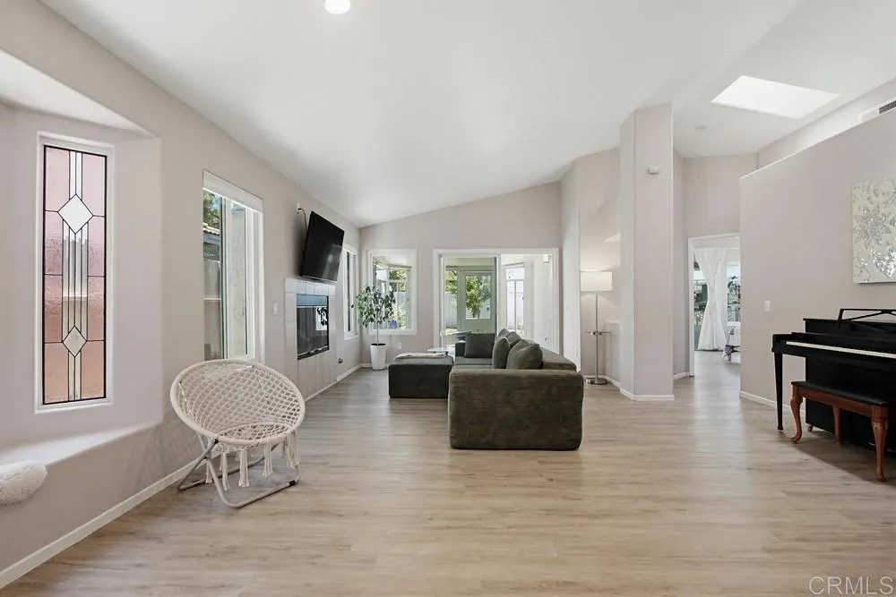 https://cdn.realtyfeed.com/cdn/127/306731715/856f3c984d7d45a4692c92d4af4272a3.webp